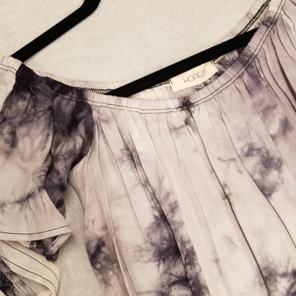 Short sleeve off the shoulder tie dye tunic top. - Picture 4 of 6